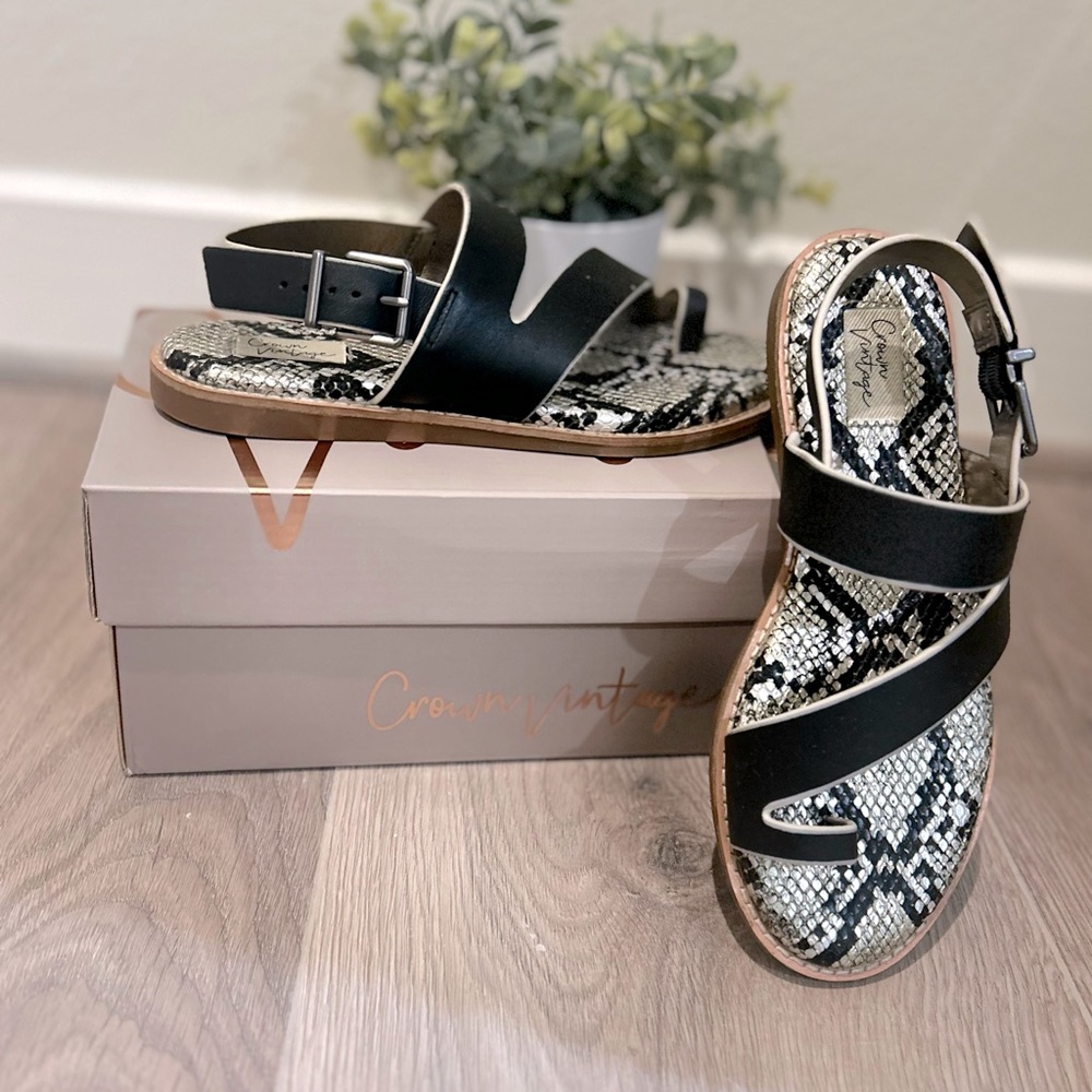 Crown Vintage Aaliya Black Zion Leather sandal